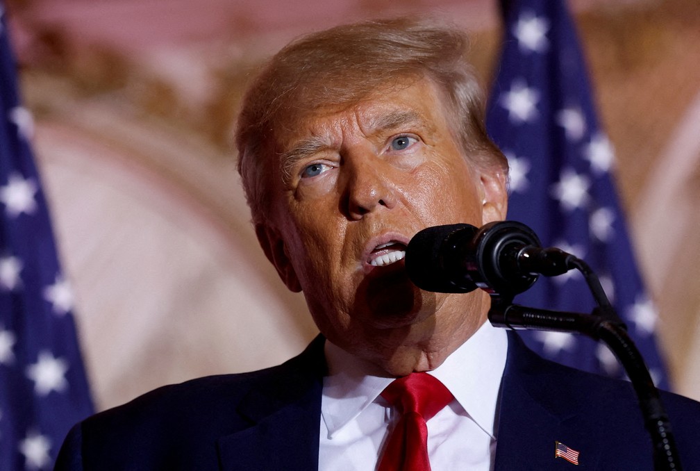 Ex-presidente dos Estados Unidos Donald Trump durante anúncio de que irá concorrer à presidência em 2024. — Foto: Reuters