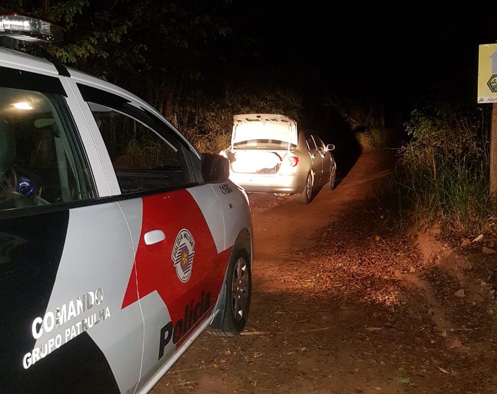 Dupla é presa em flagrante por furto de laranjas em Avaré — Foto: Polícia Militar/Divulgação
