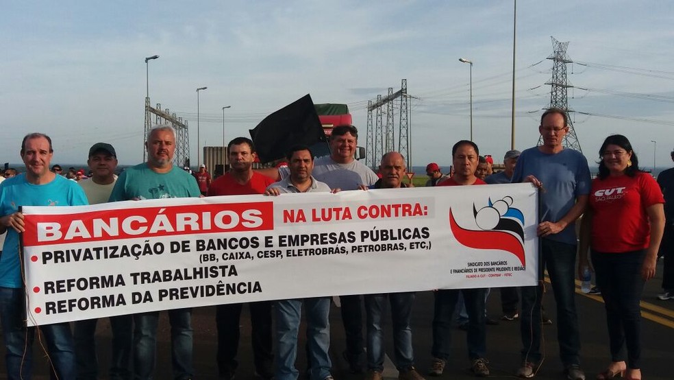 Ato contra a privatização da Cesp foi realizado em Rosana nesta sexta-feira (10) (Foto: CUT/Subsede de Presidente Prudente/Cedida)