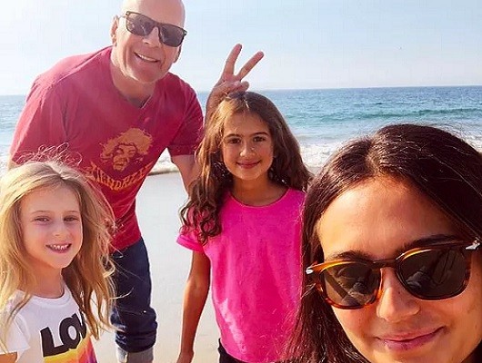 Bruce Willis com sua esposa Emma Hemming e suas duas filhas mais novas (Foto: Instagram)