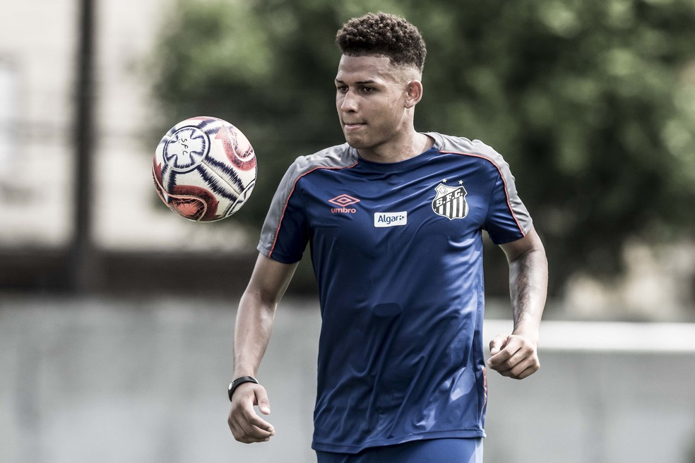 Felippe Cardoso não tem espaço com Sampaoli no Santos — Foto: Ivan Storti/Santos FC