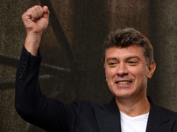 Boris Nemtsov durante protesto contra Vladimir Putin, em 15 de setembro de 2012 (Foto: AFP Photo/Kirill Kudryavtsev)