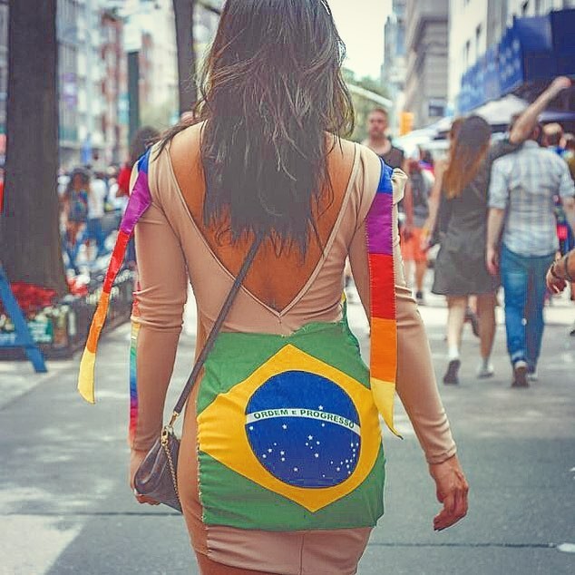 Andressa Miranda posa com bandeira do Brasil no bumbum (Foto: Reprodução/Instagram)