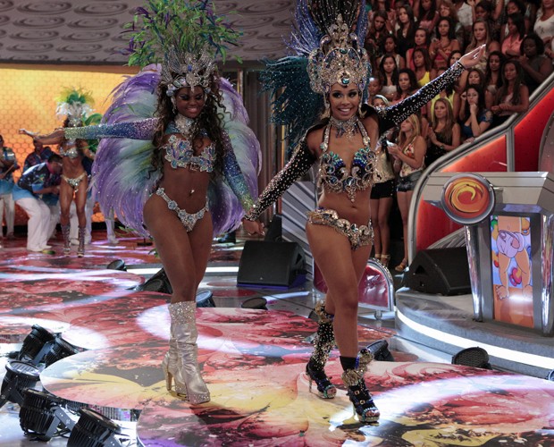 Daiana e Nayra foram escolhidas na segunda fase (Caldeirão do Huck/TV Globo)