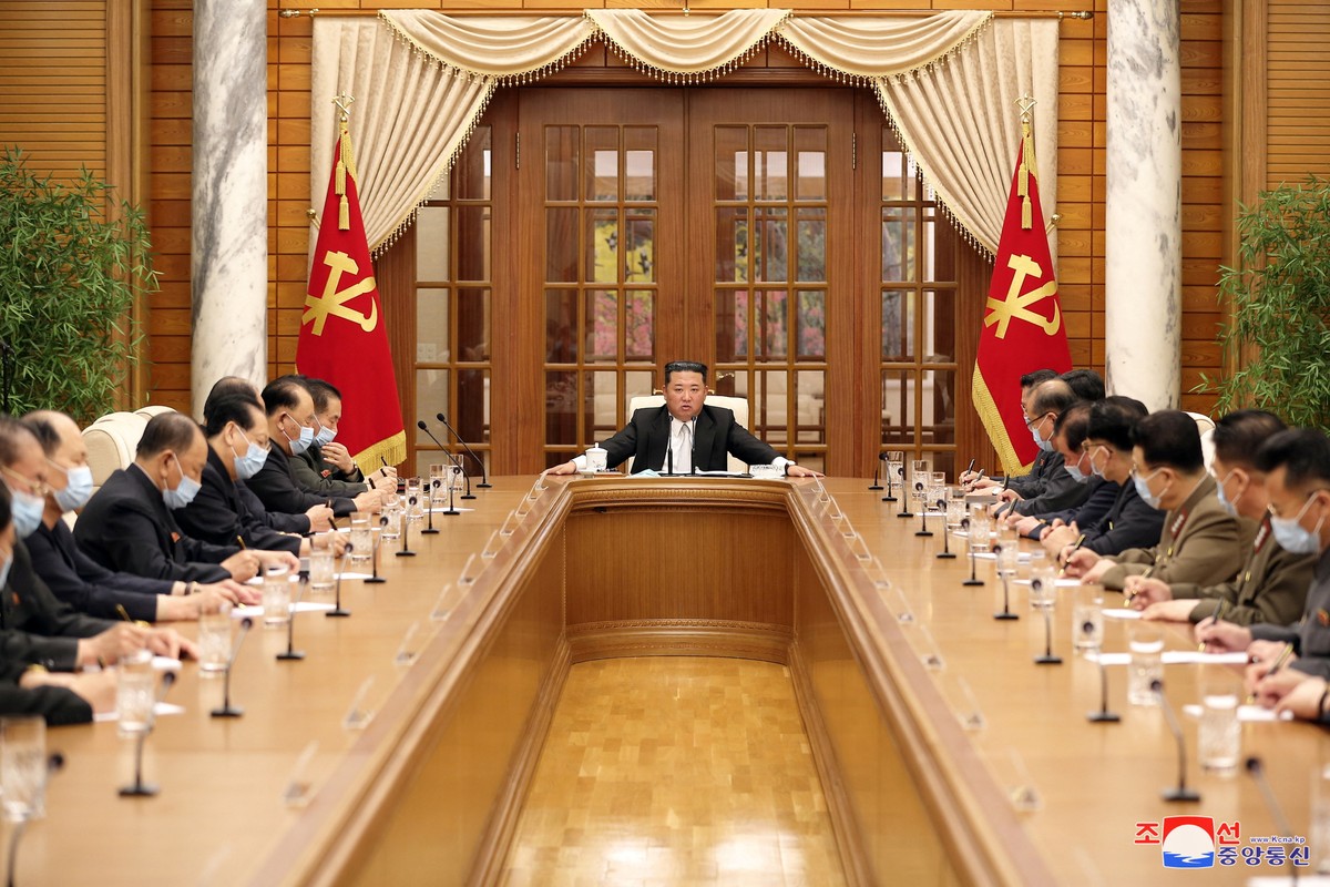 Corea del Norte revela brote de COVID-19 por primera vez |  Globalismo