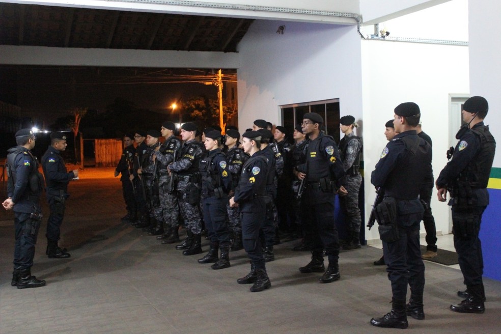 Policiais participam de operaÃ§Ã£o em Pacarana â€” Foto: 4Â° BPM/DivulgaÃ§Ã£o