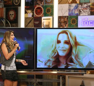 Fernanda Lima fala ao vivo com Rafa durante o SuperStar Web (Foto: Isabella Pinheiro)