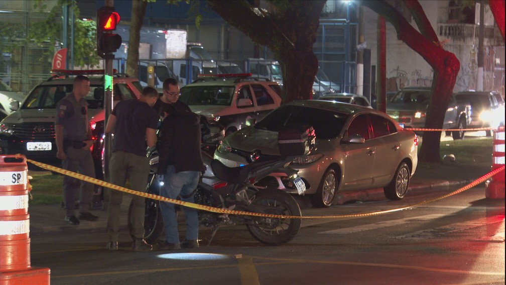 Tentativa de assalto em S&atilde;o Paulo deixou um dos bandidos mortos; o outro fugiu &mdash; Foto: Reprodu&ccedil;&atilde;o