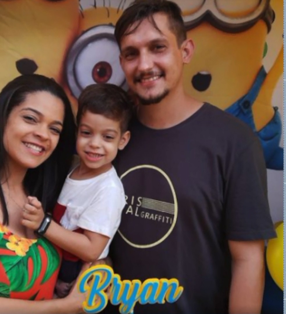 Esposa e filho do capixaba Alexsandro Tonn Loose também estavam na Itália — Foto: Reprodução/TV Gazeta