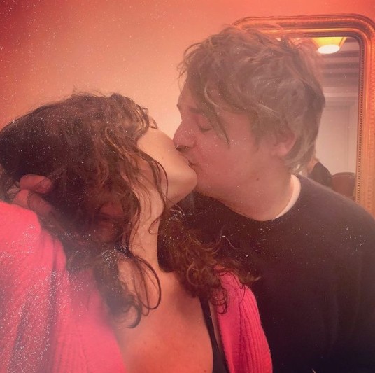 Pete Doherty e Katia de Vidas em foto publicada em janeiro (Foto: Reprodução/Instagram)