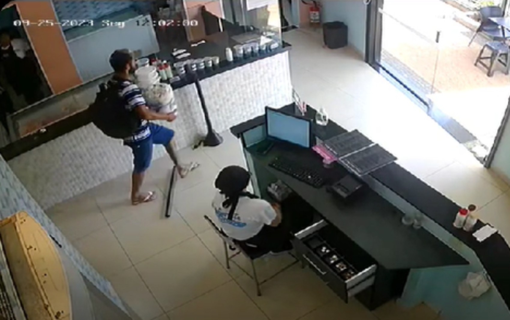 Polícia prende homem que roubou pote de 12 litros de sorvete em Sertãozinho, SP