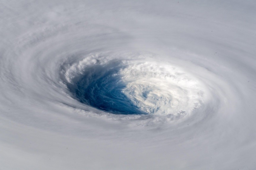 Do Espaco Astronauta Registra Imagens Impressionantes Do Tufao Trami Revista Galileu Meio Ambiente