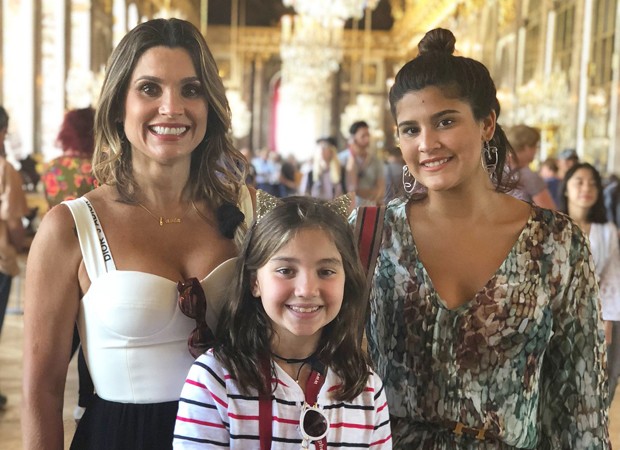 Flávia Alessandra com as filhas (Foto: Reprodução/Instagram)