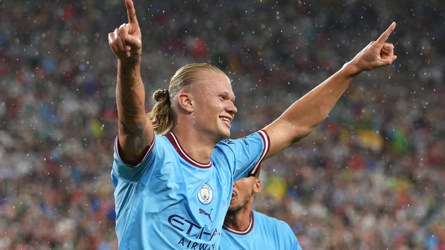 Haaland comemora seu gol na vitória do Manchester City contra o Bayern de Munique