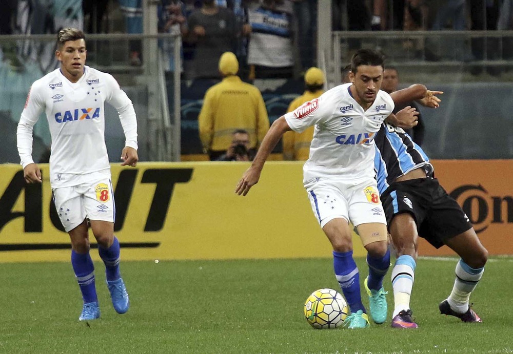 Robinho aponta favoritos a título e vê jogo de estreia como um dos principais do ano