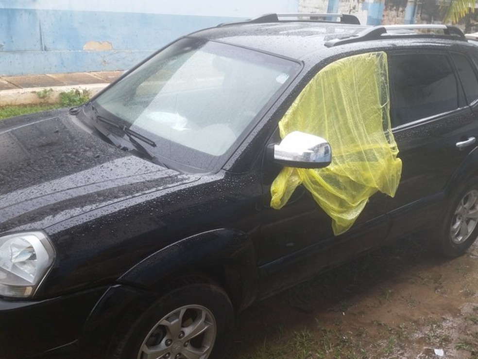 Veículo em que o prefeito estava quando foi morto a tiros na noite de 18 de março de 2017 ( (Foto: Toni Francis/G1)