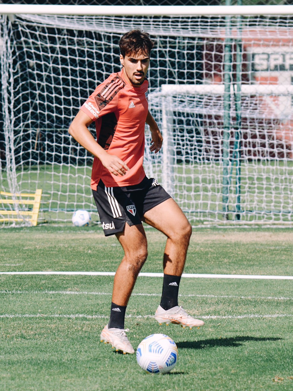 Igor Gomes, do São Paulo, durante treino no CCT da Barra Funda — Foto: Fellipe Lucena/saopaulofc