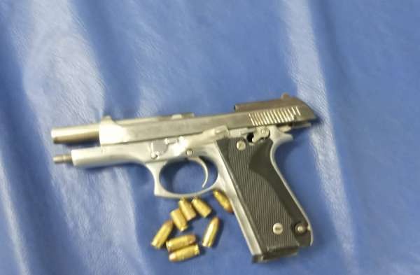 Jovem é preso após ser baleado, invadir casa e fazer reféns em Fortaleza