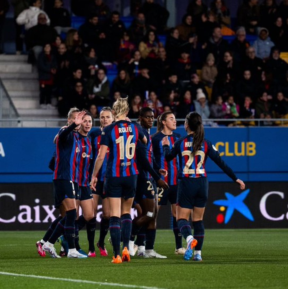 Jogadoras do Barcelona Feminino comemora um dos gols da vitória sobre o Levante Las Planas — Foto: Twitter/Barcelona Feminino