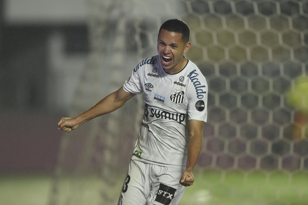 Santos quer manter Marcos Guilherme — Foto: Staff Images/Conmebol