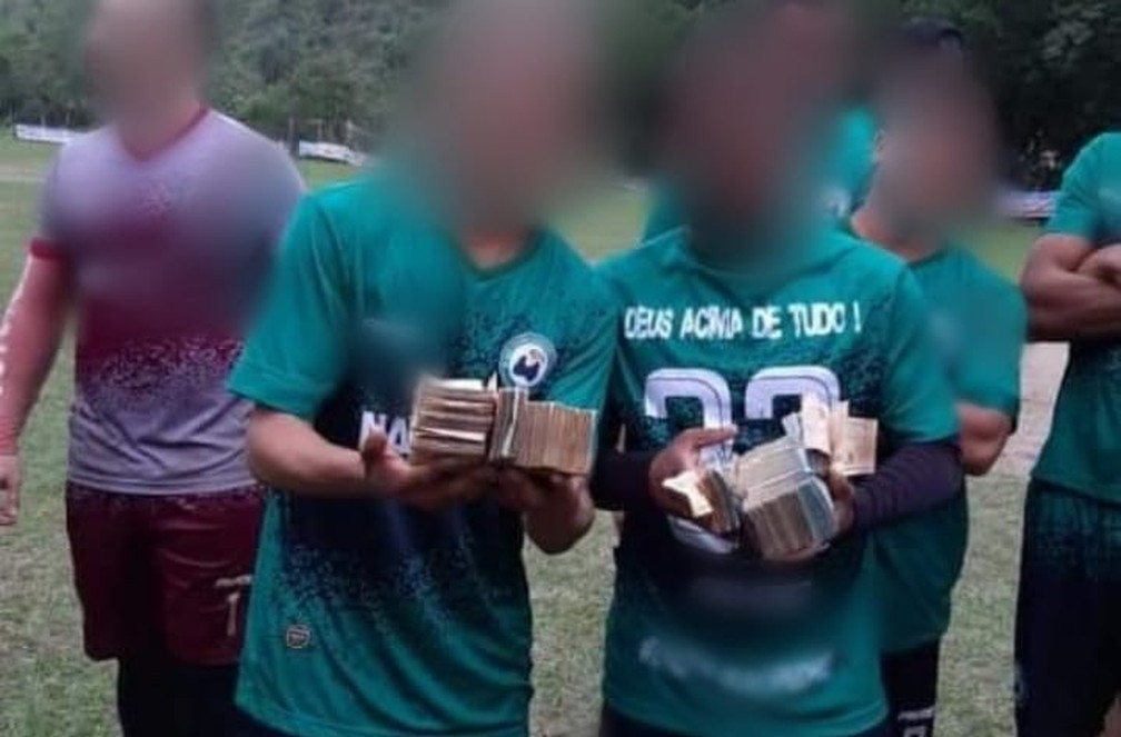 Polícia investiga origem de premiação de jogo amador em São Gonçalo — Foto: Reprodução
