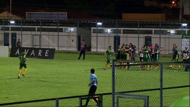 Picos vence o River-PI e assume a liderança do Piauiense