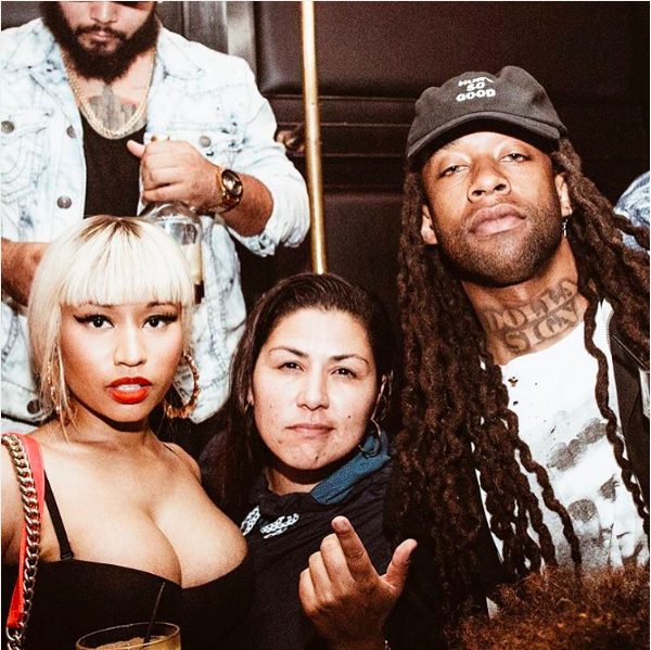 A cantora Nicki Minaj com amigos (Foto: Instagram)
