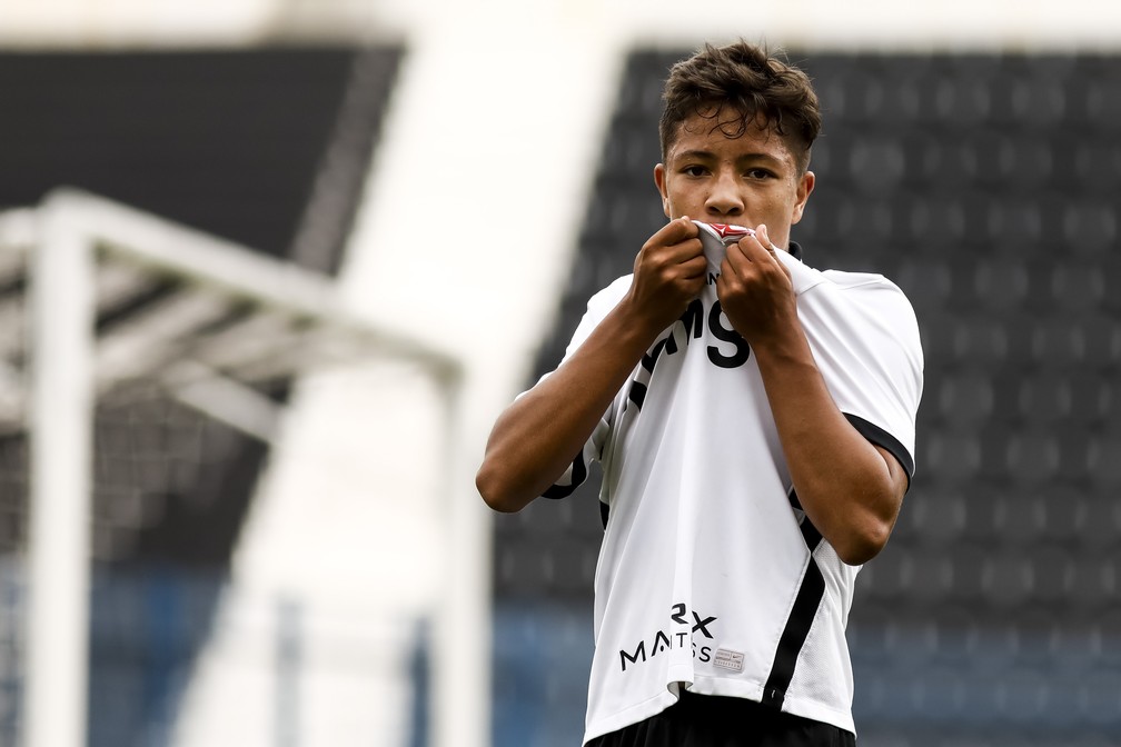 Já ouviu esse nome? Corinthians goleia no sub-20 com três gols e três assistências de Pedrinho