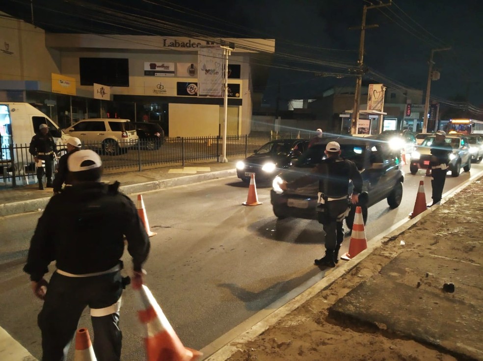 Blitz foi realizada na madrugada desta quinta (15) na Av. Ayrton Senna, uma das mais movimentadas de Natal â Foto: PMRN/DivulgaÃ§Ã£o