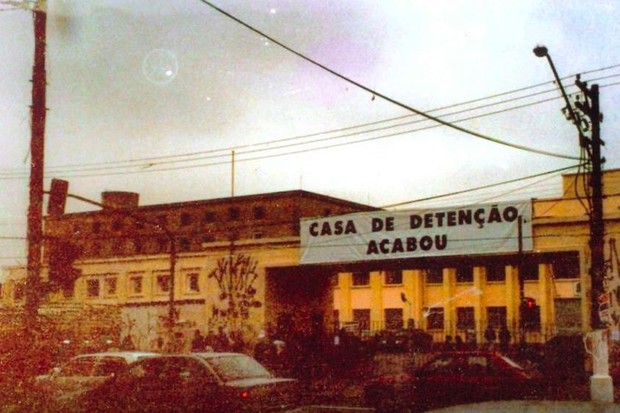 Carandiru: fachada do antigo presídio, em 1992 (Foto: Luiz Fernando Pacheco/ Divulgação)