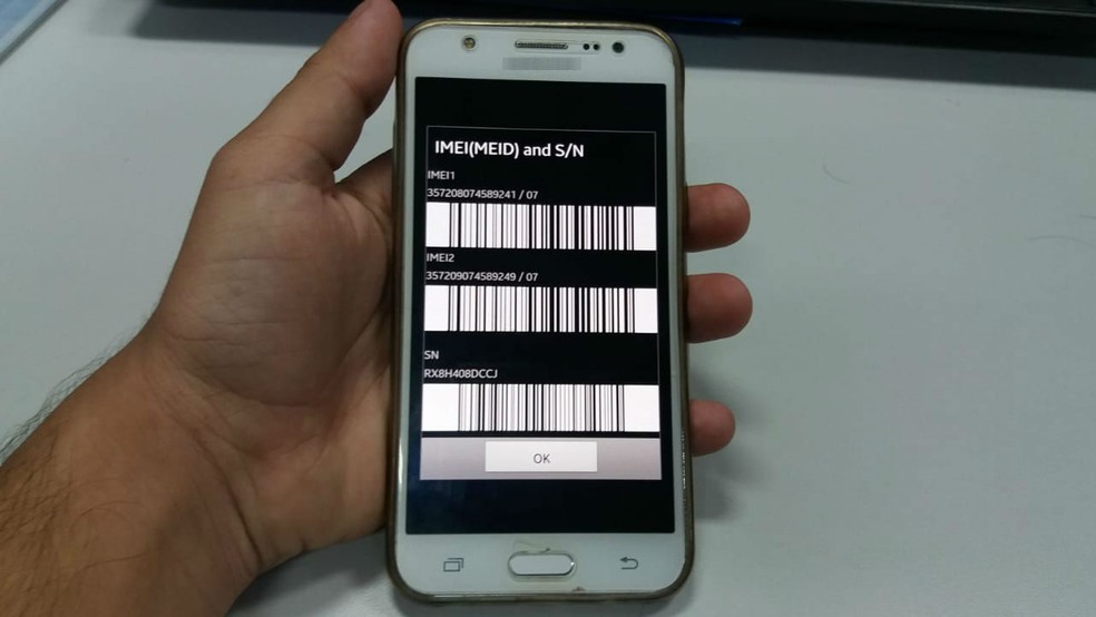 Mensagem com o número do IMEI que aparece ao ser digitado o código '*#06#' no celular — Foto: Victor Vidigal/G1