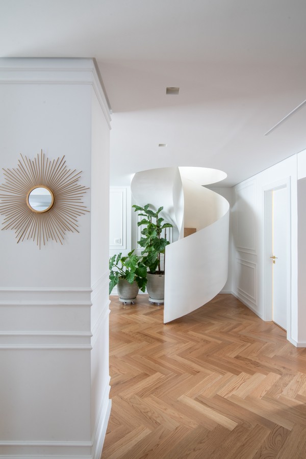 Triplex de 500 m² mistura elementos clássicos, rústicos e contemporâneos (Foto: Julia Herman)