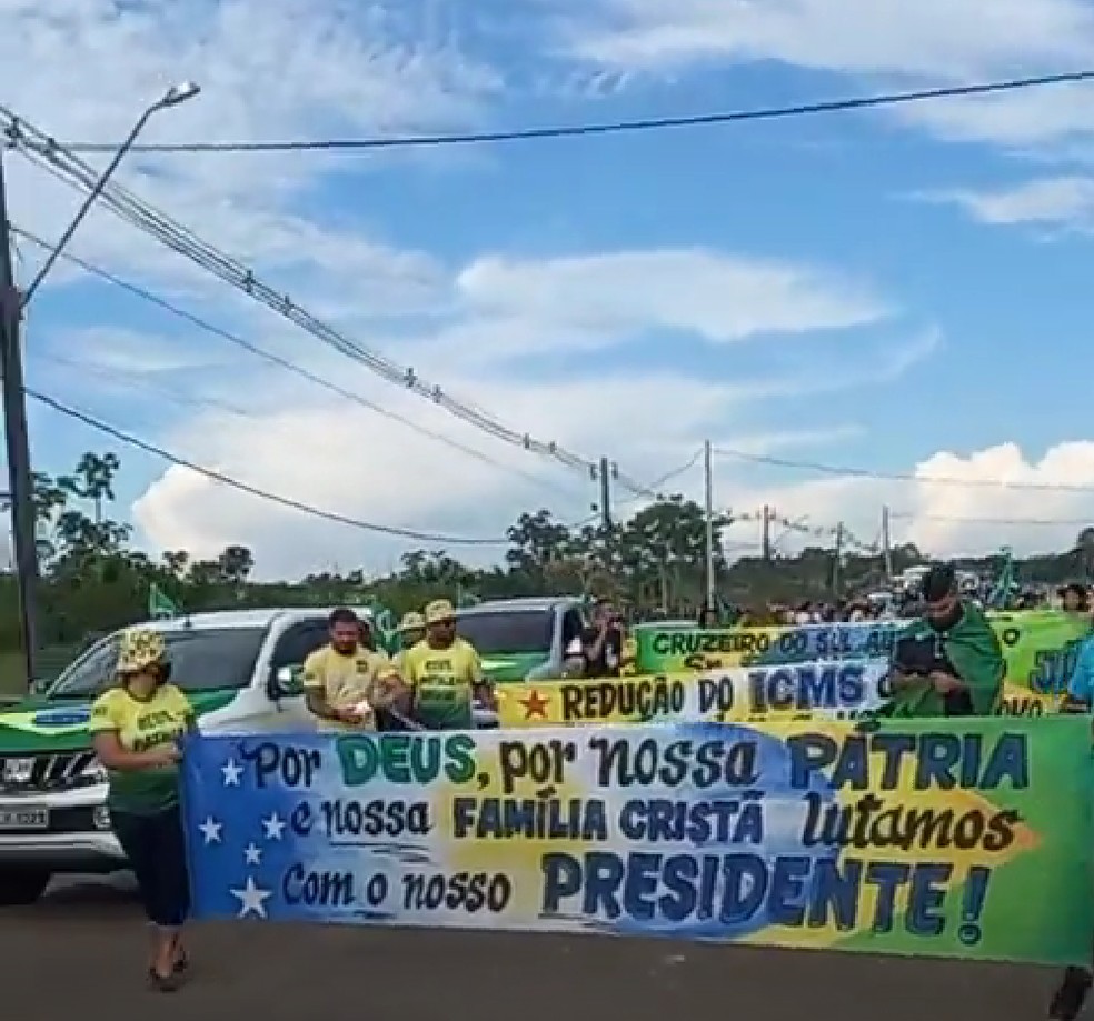CRUZEIRO DO SUL (AC) - Cruzeiro do Sul teve ato a favor do presidente Jair Bolsonaro — Foto: Reprodução