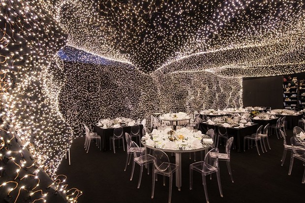 Restaurante interestelar no México é iluminado por 250 mil lâmpadas de LED (Foto: Jaime Navarro/Divulgação)