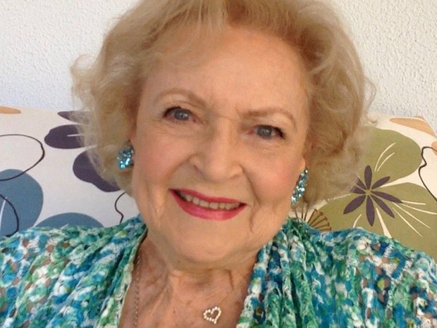 Betty White tinha 99 anos e completaria 100 no próximo 17 de janeiro (Foto: Reprodução / Instagram)