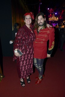 Silvia Rogar e o estilista Thomaz Azulay (baile 2014)