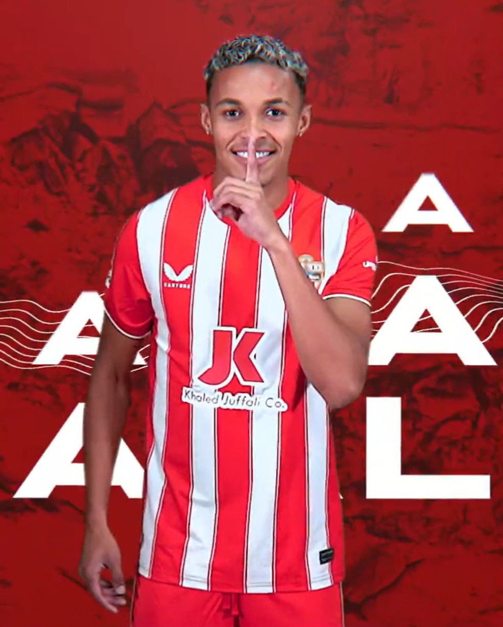 L&aacute;zaro Almer&iacute;a &mdash; Foto: Reprodu&ccedil;&atilde;o / Twitter U_D_Almeria