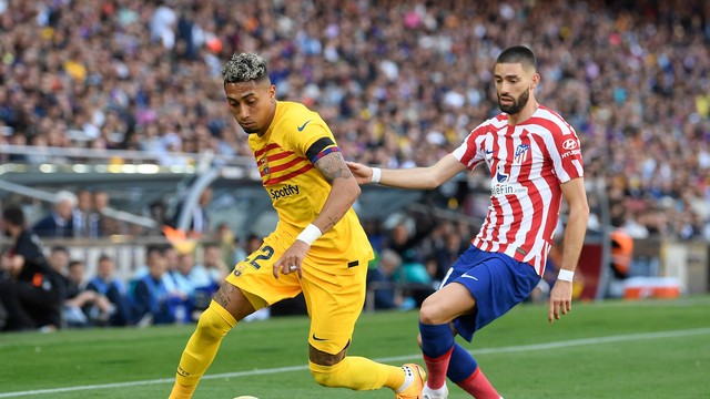 Raphinha foi um dos destaque da vitória do Barcelona sobre o Atlético de Madrid