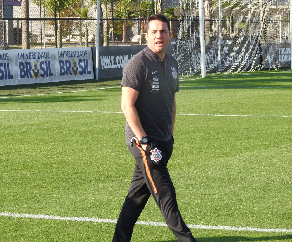 Osmar Loss vai ao CT do Corinthians, mas só volta a trabalhar no clube em 2019