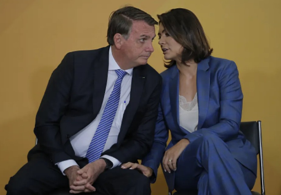 Jair Bolsonaro e Michelle Bolsonaro, durante cerimônia no Palácio do Planalto