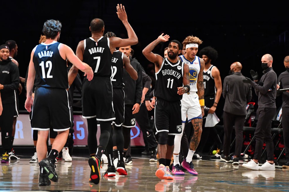 Durant e Kyrie dão show, e Nets impressionam com surra nos Warriors na abertura da NBA — Foto: Jesse D. Garrabrant/Getty Images
