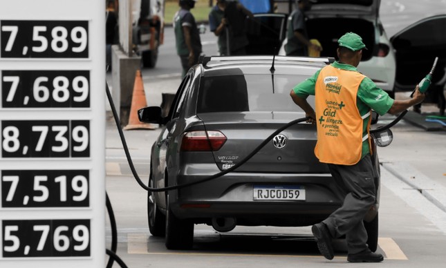 Preços da gasolina não para de subir nos postos. Posto da Petrobras no Aterro do Flamengo. 