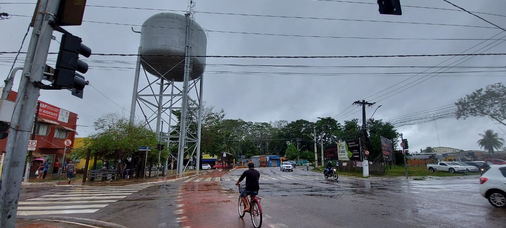 Chuva marcou chegada da friagem em Rio Branco — Foto: Murilo Lima/Rede Amazônica Acre
