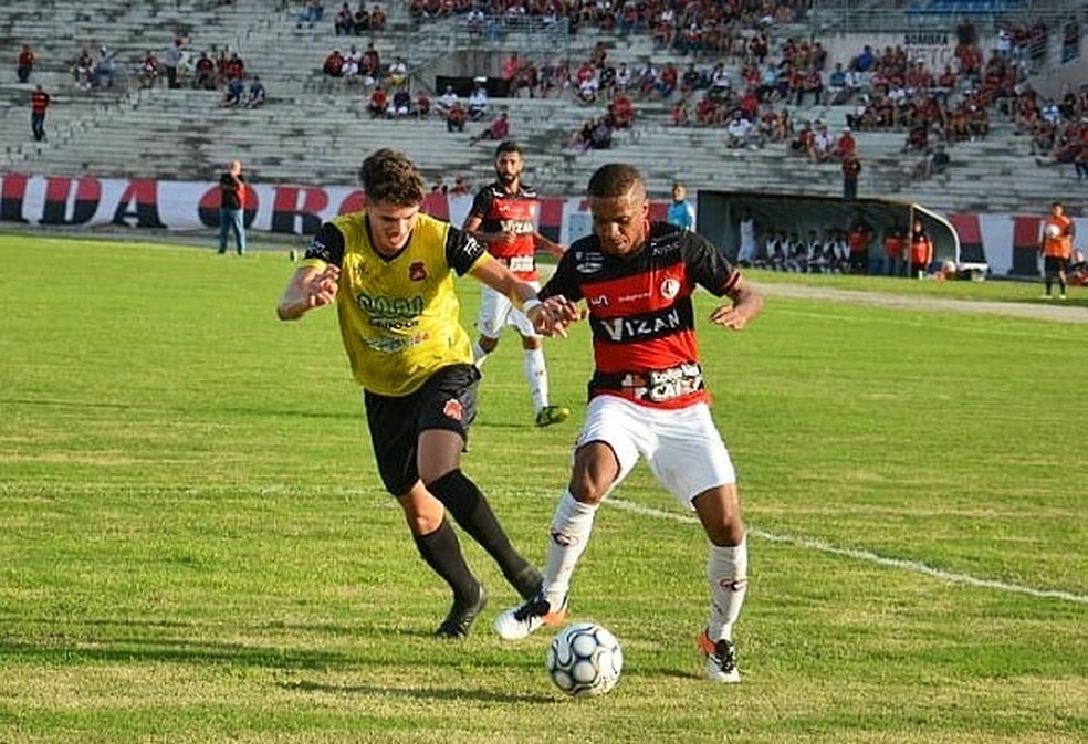 O experiente Marcinho comanda o meio-campo do Campinense, que fez a segunda melhor campanha entre todos os times na primeira fase (Foto: Divulgação / Campinense)