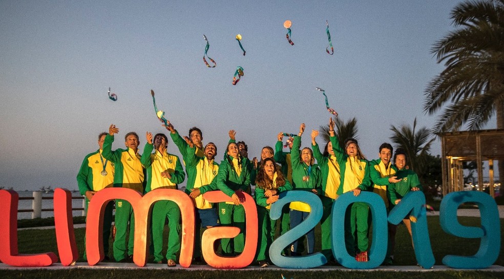Atletas do Brasil no Pan de Lima â€” Foto: Jonne Roriz/COB