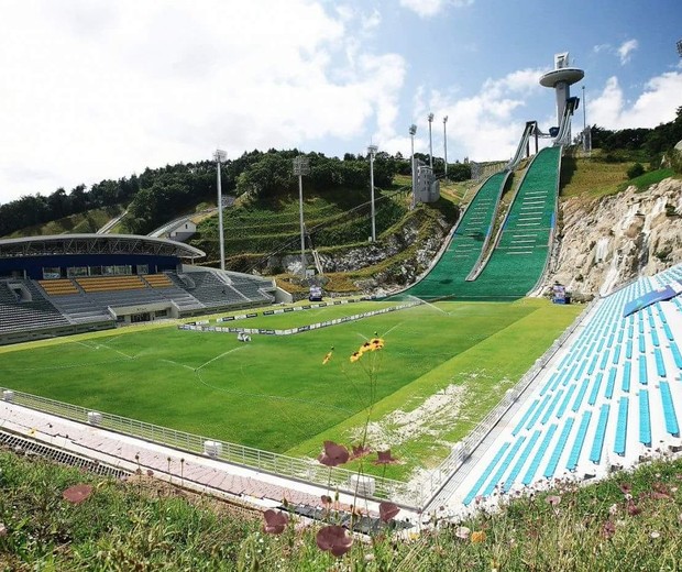 Futebol ou esqui? Estádio na Coreia do Sul chama a atenção (Foto: reprodução )
