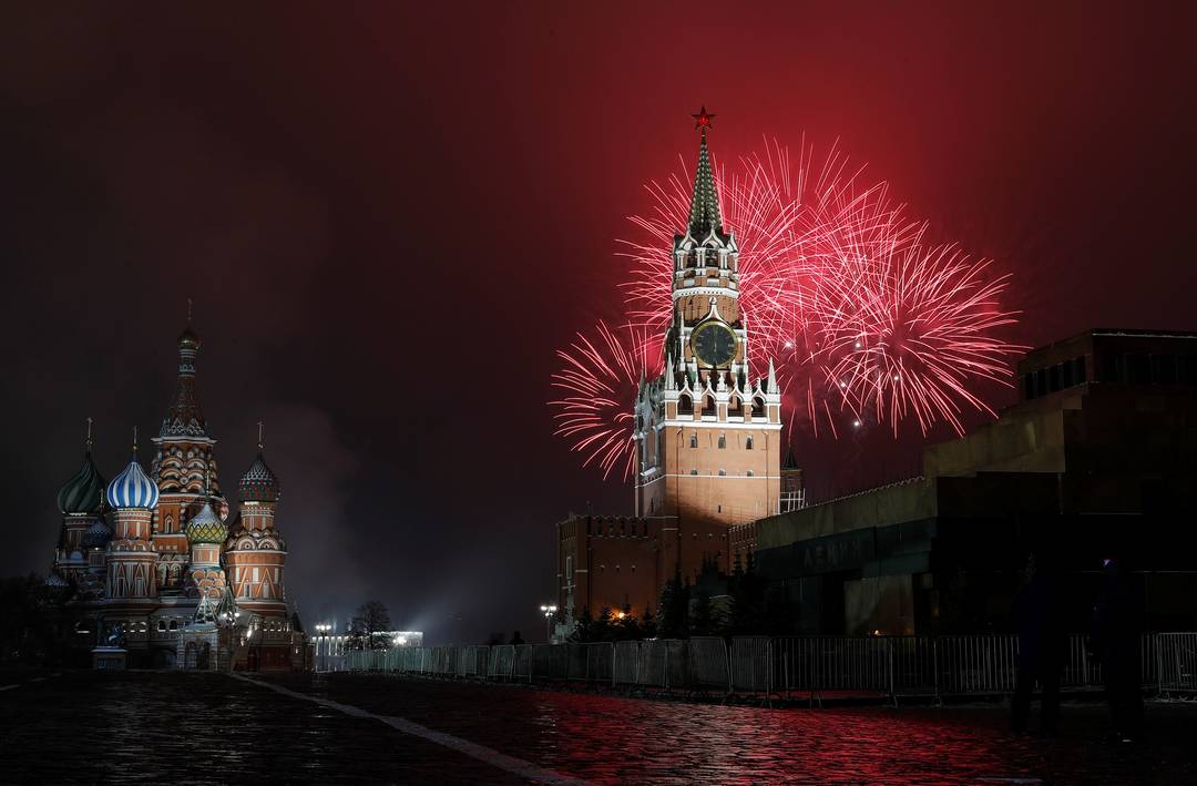 Show de fogos no Kremlin celebra a chegada de 2021