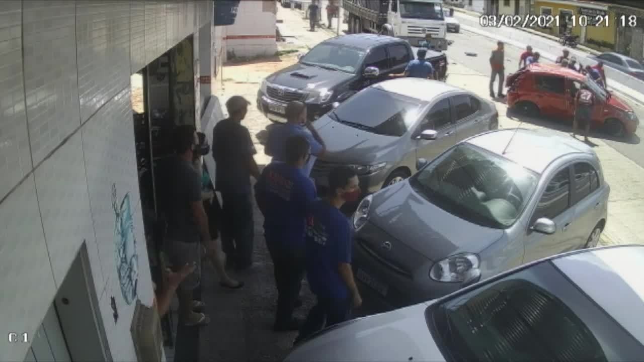 Vídeo mostra capotamento de carro no Bom Pastor