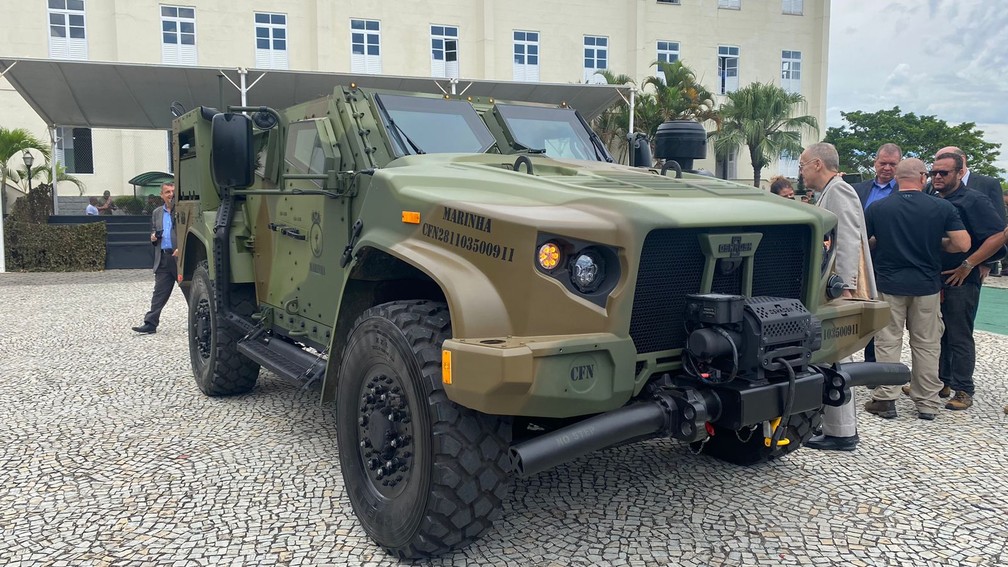 Blindado JLTV foi apresentado nesta segunda-feira (6) pela Marinha no Rio — Foto: Carlos De Lannoy/TV Globo