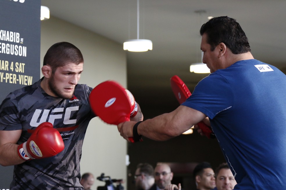 Khabib Nurmagomedov e Javier Mendez — Foto: Evelyn Rodrigues